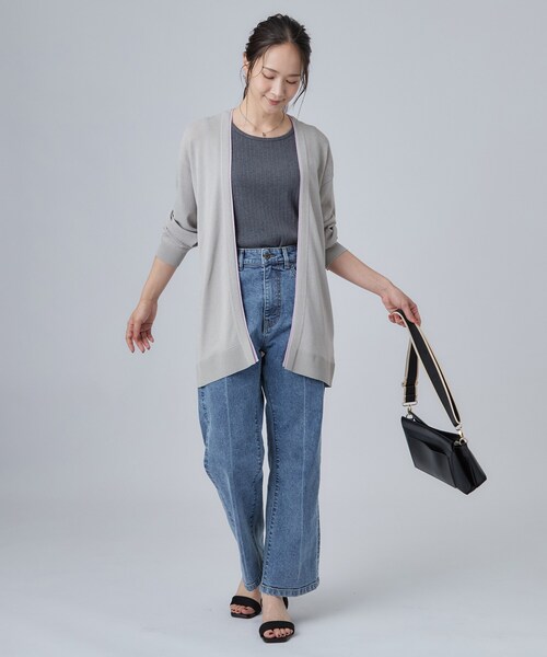 SHOO・LA・RUE(シューラルー)の「【お袖丈選べる/UV/毛玉になりにくい】配色デザインがポイント ボタンレスミドルカーディガン(カーディガン/ボレロ・レディース・グレー系4/ダークブラウン系6/ベージュ系6/ネイビー系5/ダークブラウン/ベージュ/グレー/ネイビー・01/02/03/04)」の11枚目の写真