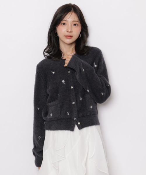 Apuweiser-riche（アプワイザーリッシェ）の「小花刺繍ふわふわニット（ニット/セーター・レディース・チャコールグレー/ピンク/ミント・2）」の8枚目の写真