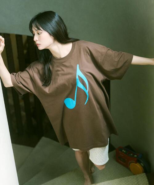 ALL NEW MART(オールニューマート)の「音符グラフィックTシャツ(Tシャツ/カットソー・レディース・ダークブラウン/ホワイト/ブラック・00)」の21枚目の写真