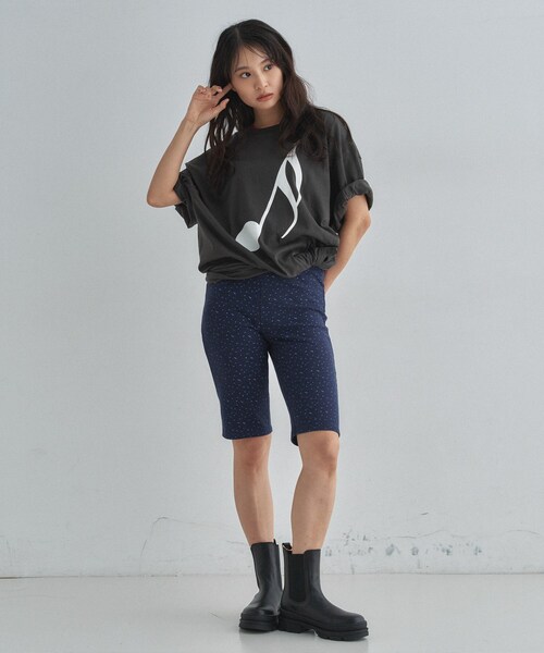 ALL NEW MART(オールニューマート)の「音符グラフィックTシャツ(Tシャツ/カットソー・レディース・ダークブラウン/ホワイト/ブラック・00)」の5枚目の写真