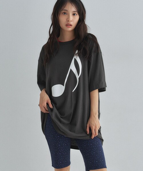 ALL NEW MART(オールニューマート)の「音符グラフィックTシャツ(Tシャツ/カットソー・レディース・ダークブラウン/ホワイト/ブラック・00)」の9枚目の写真