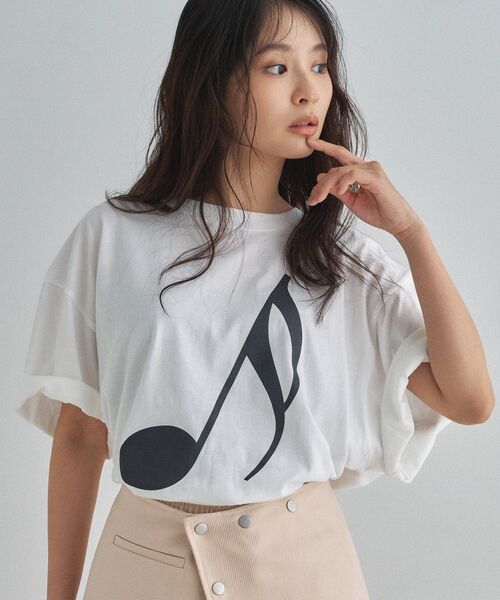 ALL NEW MART(オールニューマート)の「音符グラフィックTシャツ(Tシャツ/カットソー・レディース・ダークブラウン/ホワイト/ブラック・00)」の7枚目の写真
