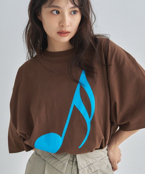 ALL NEW MART(オールニューマート)の「音符グラフィックTシャツ(Tシャツ/カットソー・レディース・ダークブラウン/ホワイト/ブラック・00)」の14枚目の写真