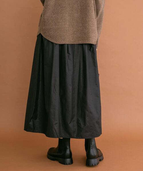 ITEMS URBANRESEARCH（アイテムズ アーバンリサーチ）の「ツヤタックボリュームスカート（スカート・レディース・ブラック/ベージュ/カーキ・FREE）」の22枚目の写真