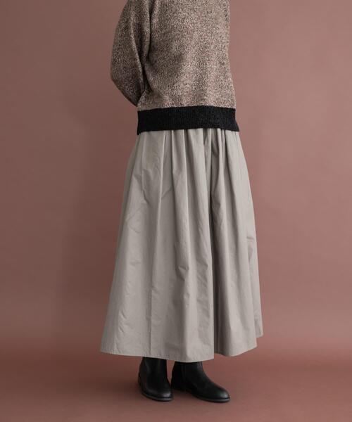 ITEMS URBANRESEARCH（アイテムズ アーバンリサーチ）の「ツヤタックボリュームスカート（スカート・レディース・ブラック/ベージュ/カーキ・FREE）」の4枚目の写真