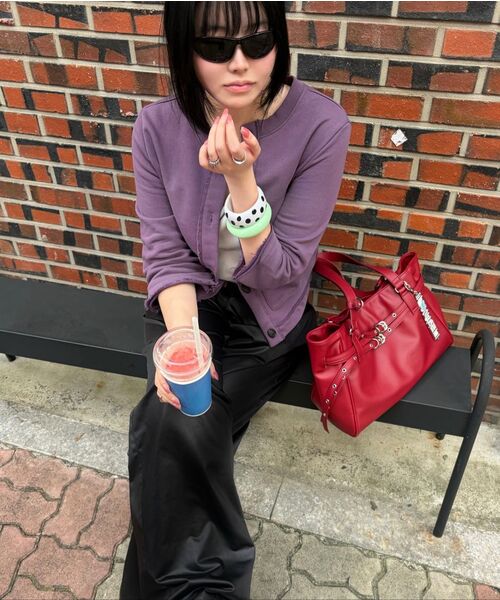 mur（ミュール）の「Lizzy Double Belted Bag (3color)（ショルダーバッグ・レディース・ライトグレー/ブラック/バーガンディー・ONE）」の11枚目の写真