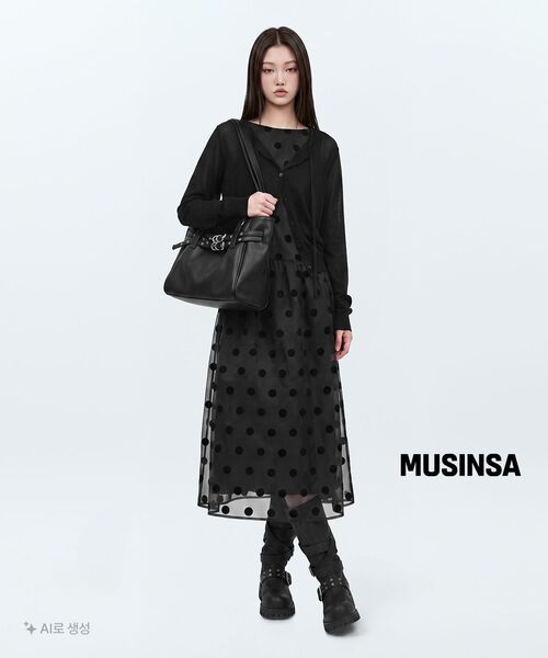 mur（ミュール）の「Lizzy Double Belted Bag (3color)（ショルダーバッグ・レディース・ライトグレー/ブラック/バーガンディー・ONE）」の12枚目の写真