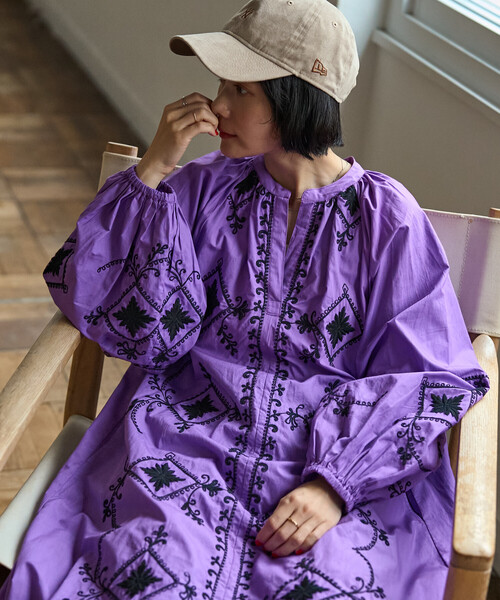 Freada(フリーダ)の「Freada/フリーダ インド ワントーン刺繍 ワンピース(ワンピース・レディース・ブラック/パープル・ONE SIZE)」の1枚目の写真