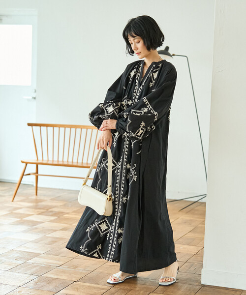 Freada(フリーダ)の「Freada/フリーダ インド ワントーン刺繍 ワンピース(ワンピース・レディース・ブラック/パープル・ONE SIZE)」の9枚目の写真