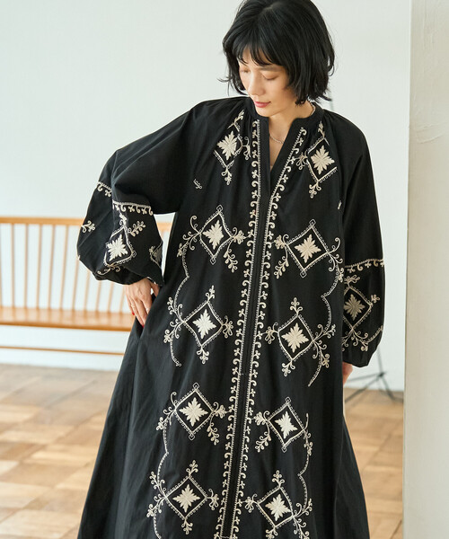 Freada(フリーダ)の「Freada/フリーダ インド ワントーン刺繍 ワンピース(ワンピース・レディース・ブラック/パープル・ONE SIZE)」の11枚目の写真