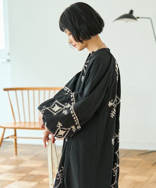 Freada(フリーダ)の「Freada/フリーダ インド ワントーン刺繍 ワンピース(ワンピース・レディース・ブラック/パープル・ONE SIZE)」の13枚目の写真