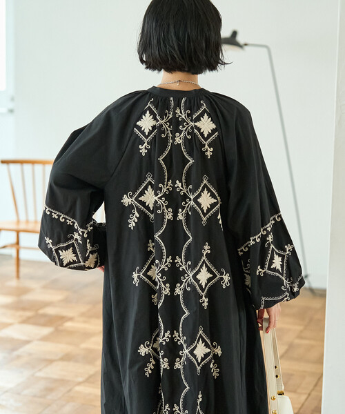 Freada(フリーダ)の「Freada/フリーダ インド ワントーン刺繍 ワンピース(ワンピース・レディース・ブラック/パープル・ONE SIZE)」の15枚目の写真