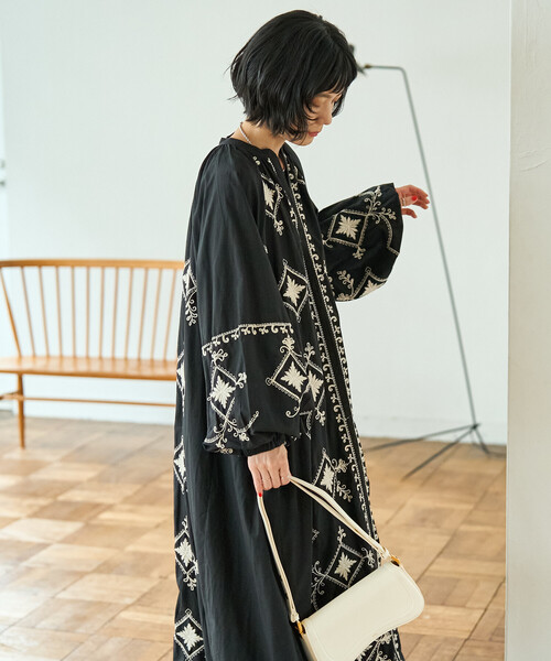 Freada(フリーダ)の「Freada/フリーダ インド ワントーン刺繍 ワンピース(ワンピース・レディース・ブラック/パープル・ONE SIZE)」の16枚目の写真