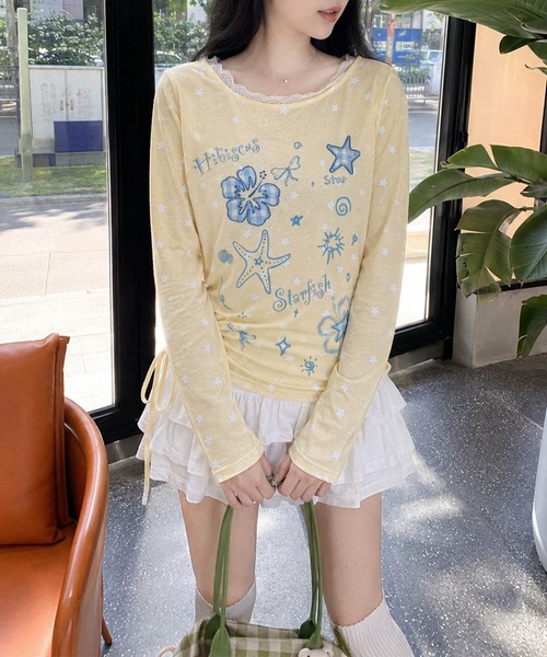 HOOK(フック)の「HOOK for girls 裾アシメシャーリング グラフィック ニットロンT(Tシャツ/カットソー・レディース・グレー/イエロー・FREE)」の1枚目の写真