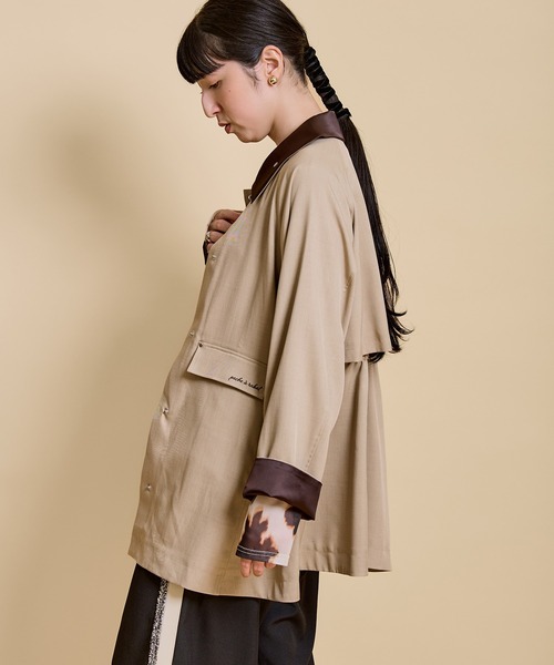 LHELBIE(レルビエ)の「バックフレアステンカラージャケット(ステンカラーコート・レディース・ネイビー/グレイッシュベージュ/キャメル・M)」の12枚目の写真
