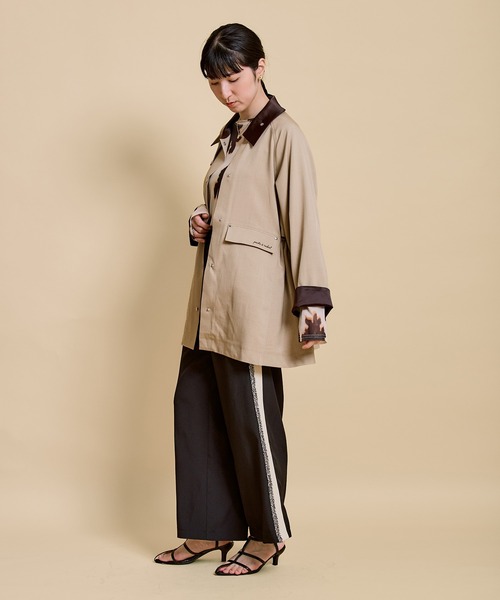 LHELBIE(レルビエ)の「バックフレアステンカラージャケット(ステンカラーコート・レディース・ネイビー/グレイッシュベージュ/キャメル・M)」の17枚目の写真