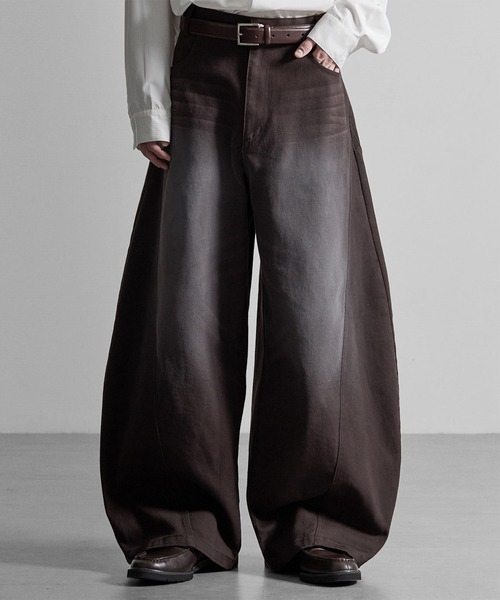 RUUBON(ルーボン)の「【 RUUBON】cotton twill barrel pants / コットンツイルバレルパンツ(デニムパンツ・メンズ・ブラウン/ベージュ・L/S/M)」の1枚目の写真