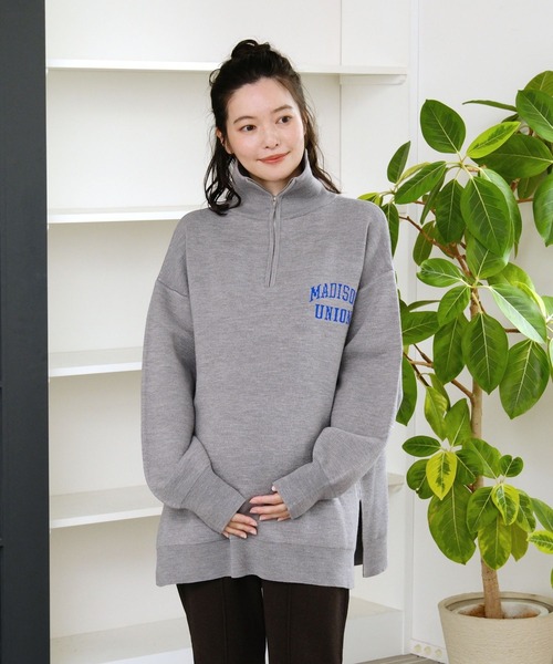 LEPSIM（レプシィム）の「【産前・産後対応】マタニティ／ハーフZIPロゴニットチュニック　839127（マタニティウェア/グッズ・レディース・ネイビー/グレー/ナチュラル/ブラウン・FREE）」の2枚目の写真