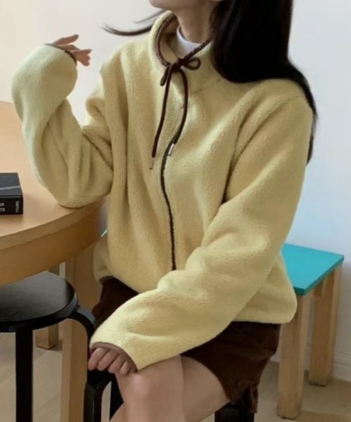 FLINEA(フリネア)の「スタンドカラー配色フリースジャケット(ブルゾン・レディース・ライトブラウン/イエロー/ネイビー・FREE)」の3枚目の写真