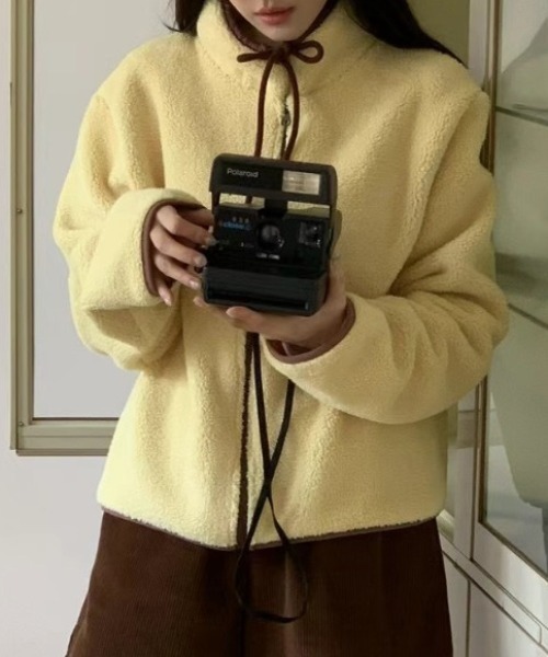 FLINEA(フリネア)の「スタンドカラー配色フリースジャケット(ブルゾン・レディース・ライトブラウン/イエロー/ネイビー・FREE)」の17枚目の写真