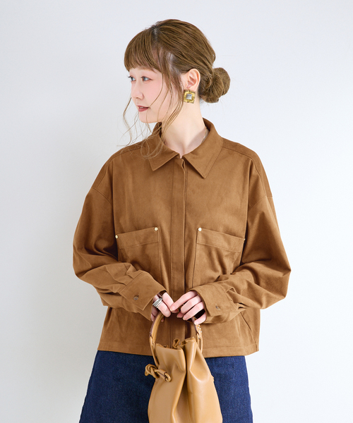 B.C STOCK(ベーセーストック)の「手洗い可 / フェイクスエードクロップ丈シャツ(シャツ/ブラウス・レディース・キャメル/チャコールグレー/ベージュ系その他・FREE)」の8枚目の写真