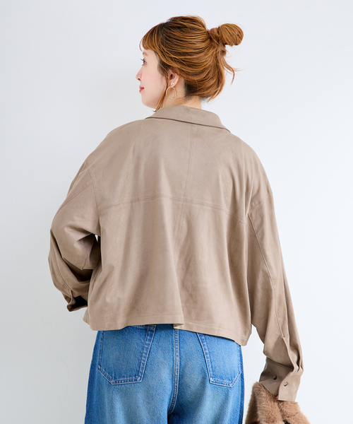 B.C STOCK(ベーセーストック)の「手洗い可 / フェイクスエードクロップ丈シャツ(シャツ/ブラウス・レディース・キャメル/チャコールグレー/ベージュ系その他・FREE)」の18枚目の写真