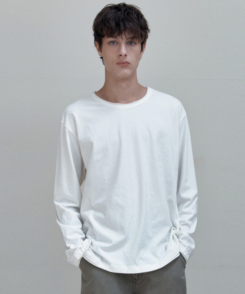 WEDNESDAY OASIS（ウェンズデーオアシス）の「ロウ エッジ ロングスリーブ Tシャツ_IVORY(WB6TP54)（Tシャツ/カットソー・メンズ・アイボリー・MEDIUM）」の3枚目の写真