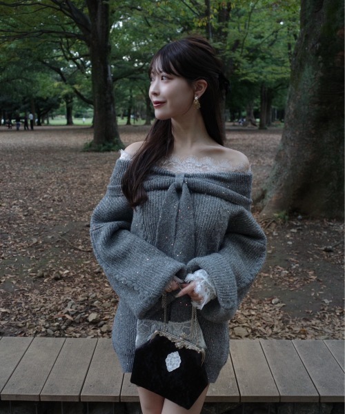 mellowneon(メロウネオン)の「オフショルダーレースリボンラメニット(ニット/セーター・レディース・ピンク系その他/アイボリー/グレー・FREE)」の4枚目の写真