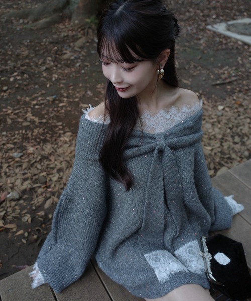 mellowneon(メロウネオン)の「オフショルダーレースリボンラメニット(ニット/セーター・レディース・ピンク系その他/アイボリー/グレー・FREE)」の5枚目の写真