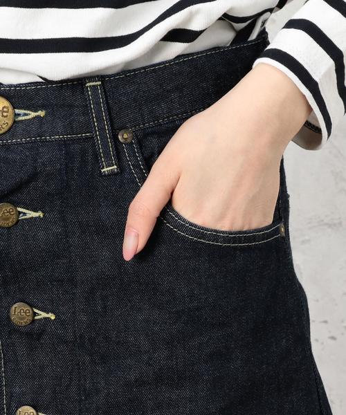 Lee（リー）の「[別注]CB LEE（リー）×GLR F/BUTTON デニム スカート◆（デニムスカート・レディース・ライトブルー/ネイビー・MEDIUM/SMALL）」の5枚目の写真