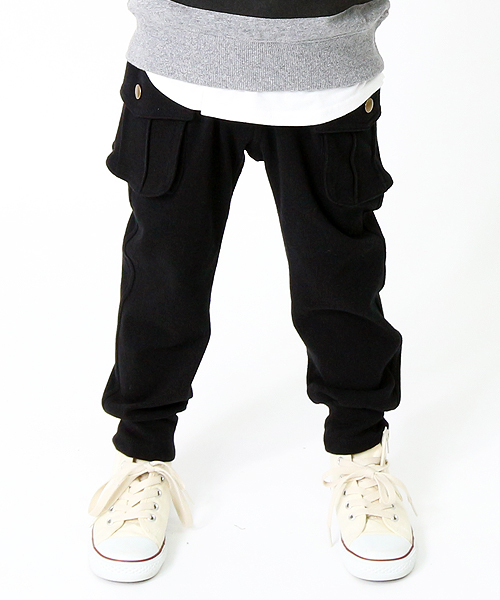 devirock(デビロック)の「上質ストレッチカーゴパンツ ロングパンツ(カーゴパンツ・キッズ・ネイビー/カーキ/ヘザーチャコール/ブラック/ブルー・140cm/160cm/130cm/100cm/120cm/150cm/110cm)」の2枚目の写真
