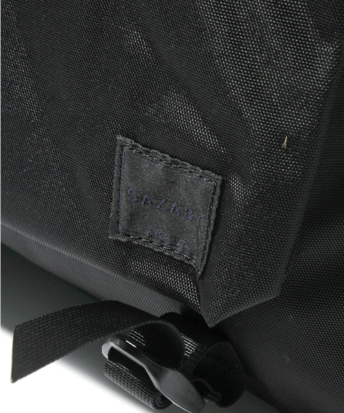 SAZABY（サザビー）の「ﾌｧﾌﾞﾘｯｸﾊﾞｯｸﾞMFJ14664（バックパック/リュック・メンズ・ブラック/ネイビー・FREE）」の5枚目の写真