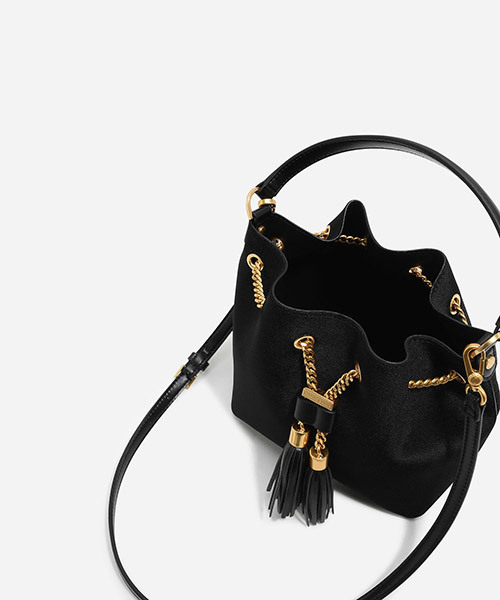 CHARLES & KEITH（チャールズ & キース）の「テクスチャードチェーンディテールハンドバッグ / TEXTURED CHAIN DETAIL HANDBAG（ハンドバッグ・レディース・ブラック/グリーン・M）」の5枚目の写真