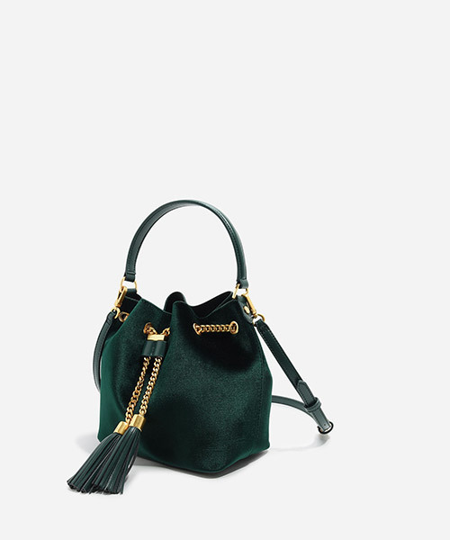 CHARLES & KEITH（チャールズ & キース）の「テクスチャードチェーンディテールハンドバッグ / TEXTURED CHAIN DETAIL HANDBAG（ハンドバッグ・レディース・ブラック/グリーン・M）」の6枚目の写真
