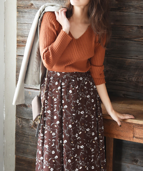 Luz Llena（ラズレナ）の「ポプリン素材・花柄アシンメトリーロングスカート（スカート・レディース・ネイビー/ブラウン・MEDIUM）」の13枚目の写真