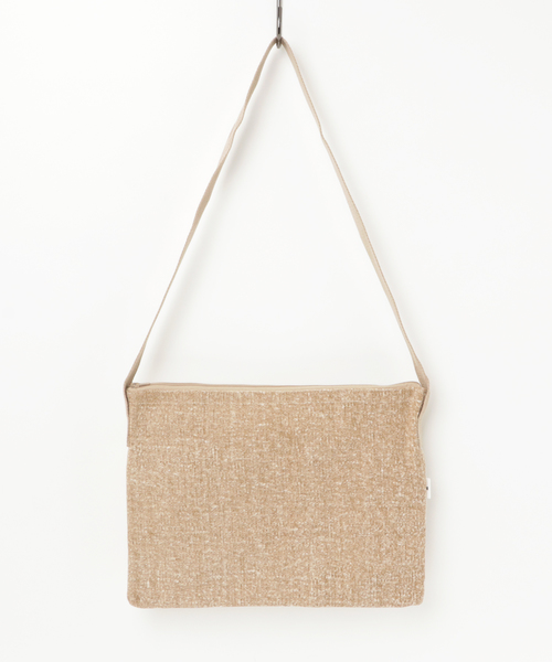 niko and...（ニコアンド）の「オリジナルロゴプリント起毛サコッシュ【niko and ...】（ショルダーバッグ・レディース・グレー/ベージュ・0）」の3枚目の写真