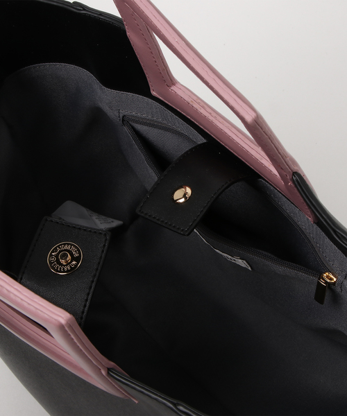 Andemiu（アンデミュウ）の「コンビカラー２ＷＡＹトートショルダー777240（ショルダーバッグ・レディース・グレー/ブラック/マスタード・FREE）」の5枚目の写真