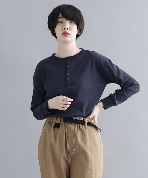 MERLOT IKYU（メルローイキュウ）の「ボタンサーマルカットソー1254（Tシャツ/カットソー・レディース・ブラック/オフホワイト/グレー/ネイビー・FREE）」の4枚目の写真