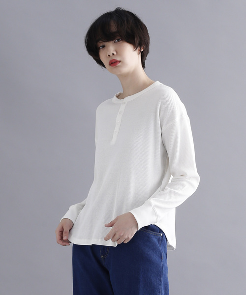 MERLOT IKYU（メルローイキュウ）の「ボタンサーマルカットソー1254（Tシャツ/カットソー・レディース・ブラック/オフホワイト/グレー/ネイビー・FREE）」の2枚目の写真