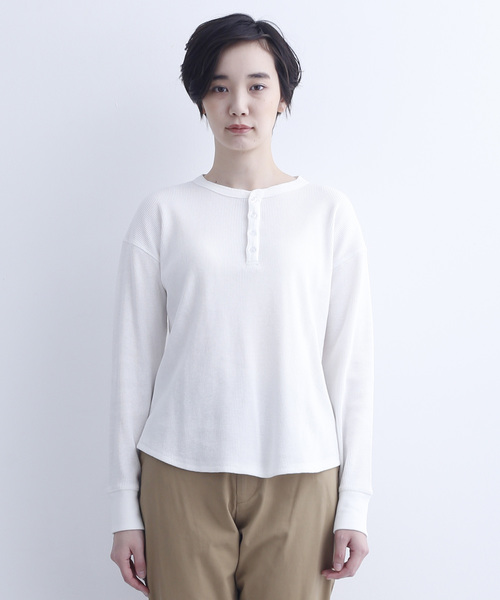 MERLOT IKYU（メルローイキュウ）の「ボタンサーマルカットソー1254（Tシャツ/カットソー・レディース・ブラック/オフホワイト/グレー/ネイビー・FREE）」の17枚目の写真