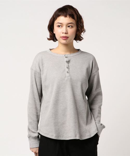 MERLOT IKYU（メルローイキュウ）の「ボタンサーマルカットソー1254（Tシャツ/カットソー・レディース・ブラック/オフホワイト/グレー/ネイビー・FREE）」の5枚目の写真