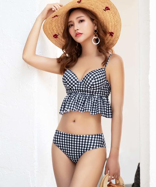 OSYAREVO（オシャレボ）の「4点セット ぺプラム フレア ガーリー リゾート セット 水着 レディース（水着・レディース・グリーン系その他/ブルー系その他/ホワイト×ブラック・MEDIUM/LARGE/X-LARGE）」の10枚目の写真