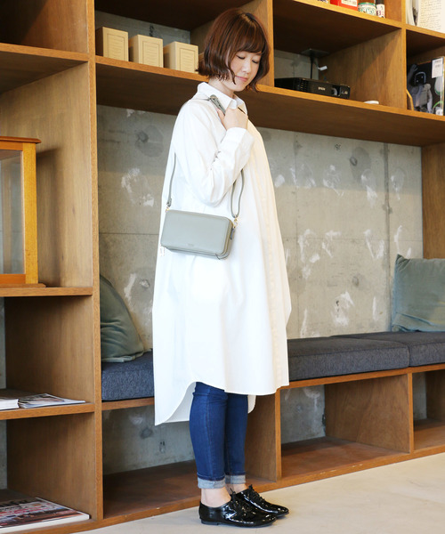 LBC（エルビーシー）の「コットンふんわりシャツワンピース（シャツワンピース・レディース・ホワイト/ベージュ/ネイビー・M）」の2枚目の写真