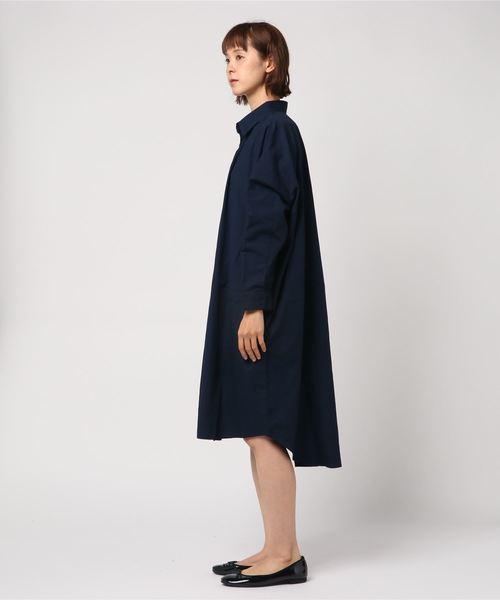 LBC（エルビーシー）の「コットンふんわりシャツワンピース（シャツワンピース・レディース・ホワイト/ベージュ/ネイビー・M）」の5枚目の写真