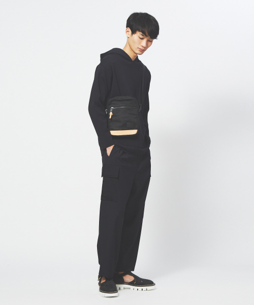 MAKAVELIC（マキャベリック）の「MAKAVELIC / マキャベリック別注ショルダーバック（ショルダーバッグ・メンズ・ブラック/ネイビー・フリー）」の10枚目の写真