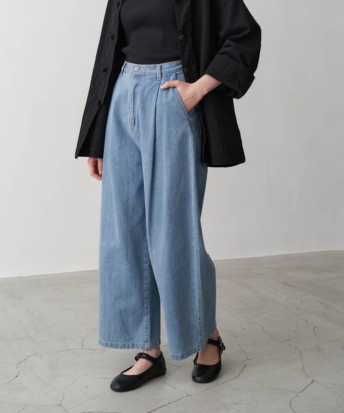 Chaco closet（チャコ クローゼット）の「タック入りハイウエストストレッチデニムワイドパンツ（デニムパンツ・レディース・サックスブルー/ネイビー/ブラック/ブルー・FREE）」の13枚目の写真