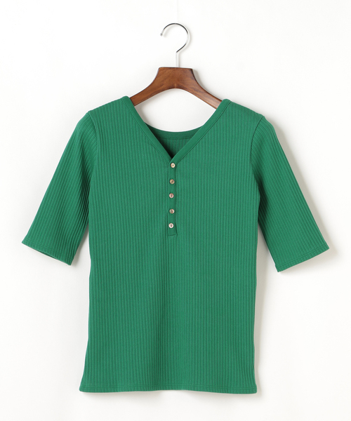 martinique(マルティニーク)の「L'AVENTURE martinique/クルーネックVヘンリーネック2WAYカットソー(Tシャツ/カットソー・レディース・ホワイト/グリーン/キャメル・FREE)」の11枚目の写真