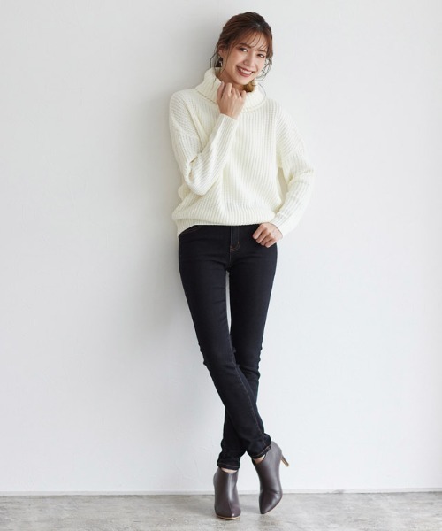 Pierrot（ピエロ）の「[裏起毛]スキニーデニム（デニムパンツ・レディース・ブラック/ネイビー/インディゴブルー/ブルー/ブラック系その他/ブルー系その他/ブルー系その他2/ブルー系その他3・SMALL/MEDIUM/LARGE/X-LARGE/XX-LARGE/X-SMALL/XXX-LARGE/XXXX-LARGE）」の15枚目の写真