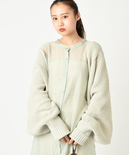 mystic（ミスティック）の「ドルマンショートボレロ（ニット/セーター・レディース・ベージュ/ブラック/アイボリー/ブルー・FREE）」の2枚目の写真