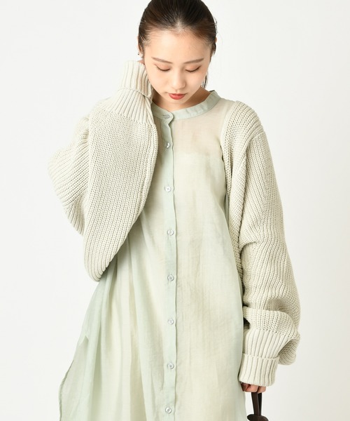 mystic（ミスティック）の「ドルマンショートボレロ（ニット/セーター・レディース・ベージュ/ブラック/アイボリー/ブルー・FREE）」の10枚目の写真